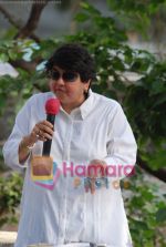 Gurinder Chadha during the protest against water deluge problems of Juhu in Kaifi Azmi park on May 31st 2008 (14)
